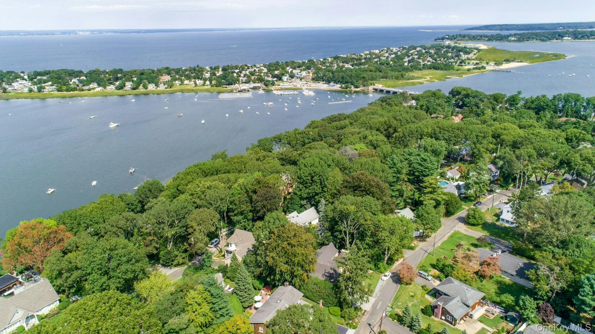 870 Heights Place, Oyster Bay, NY 11771