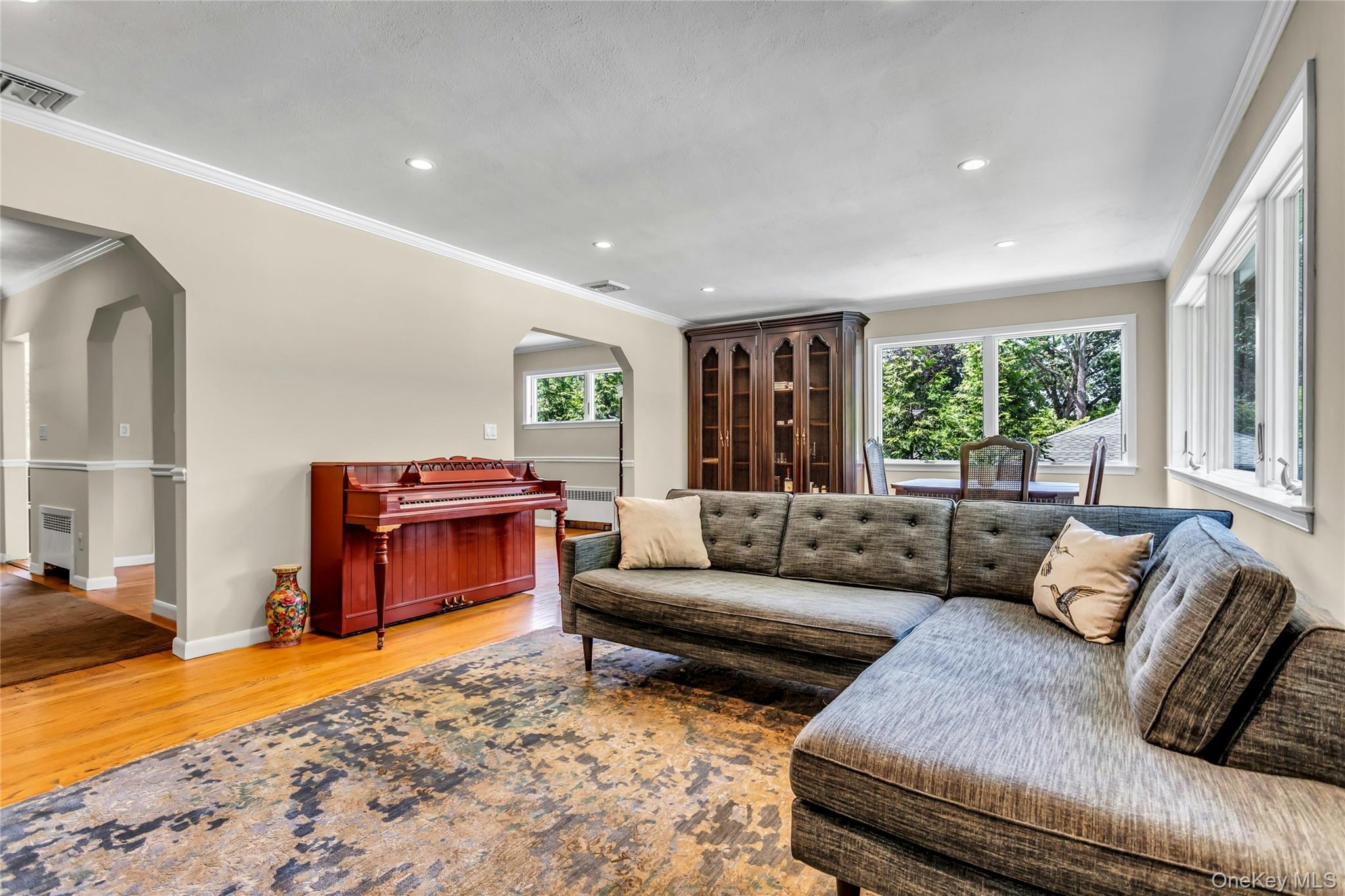 870 Heights Place, Oyster Bay, NY 11771