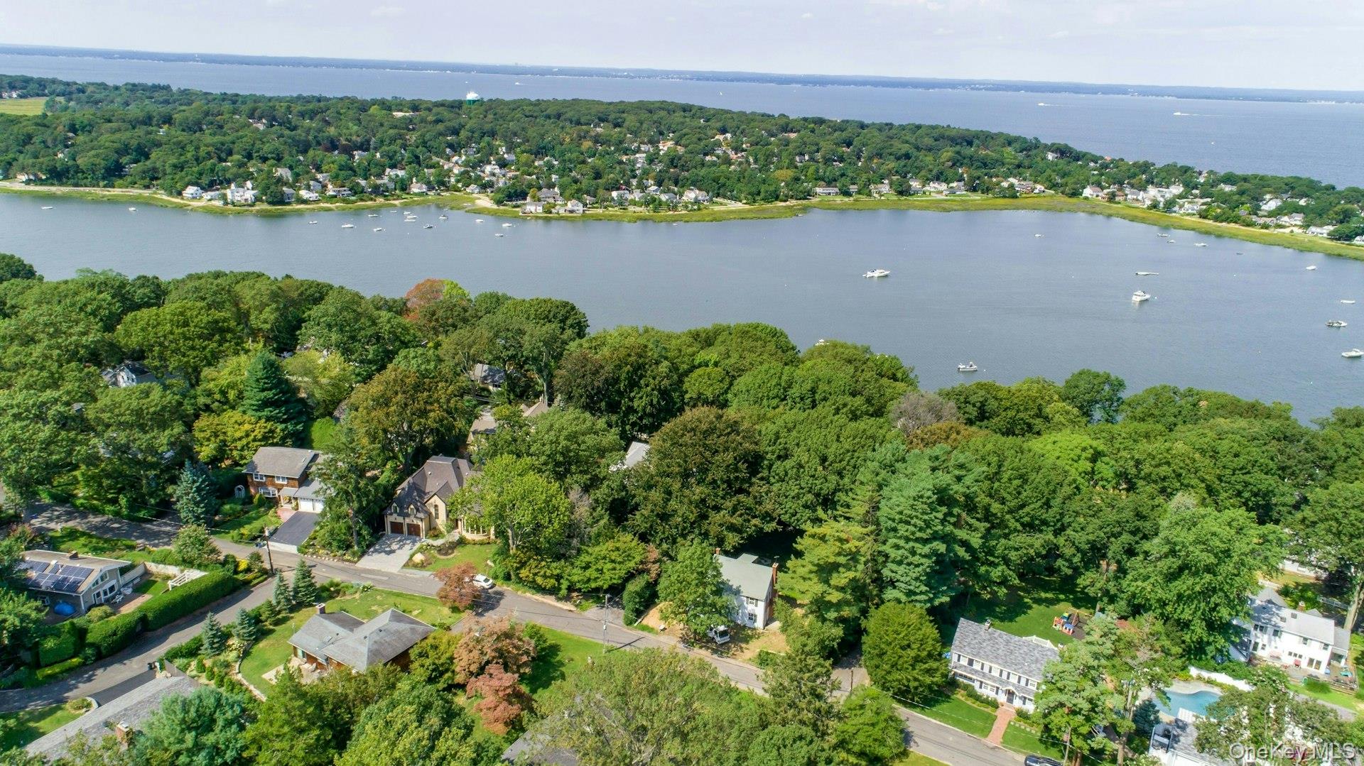 870 Heights Place, Oyster Bay, NY 11771