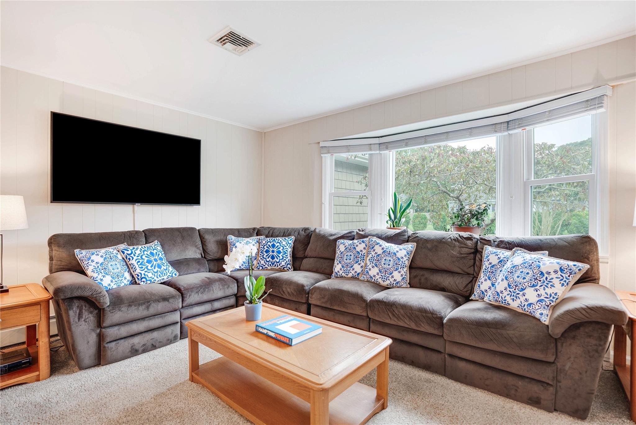 7 Russell Road, Hampton Bays, NY 11946