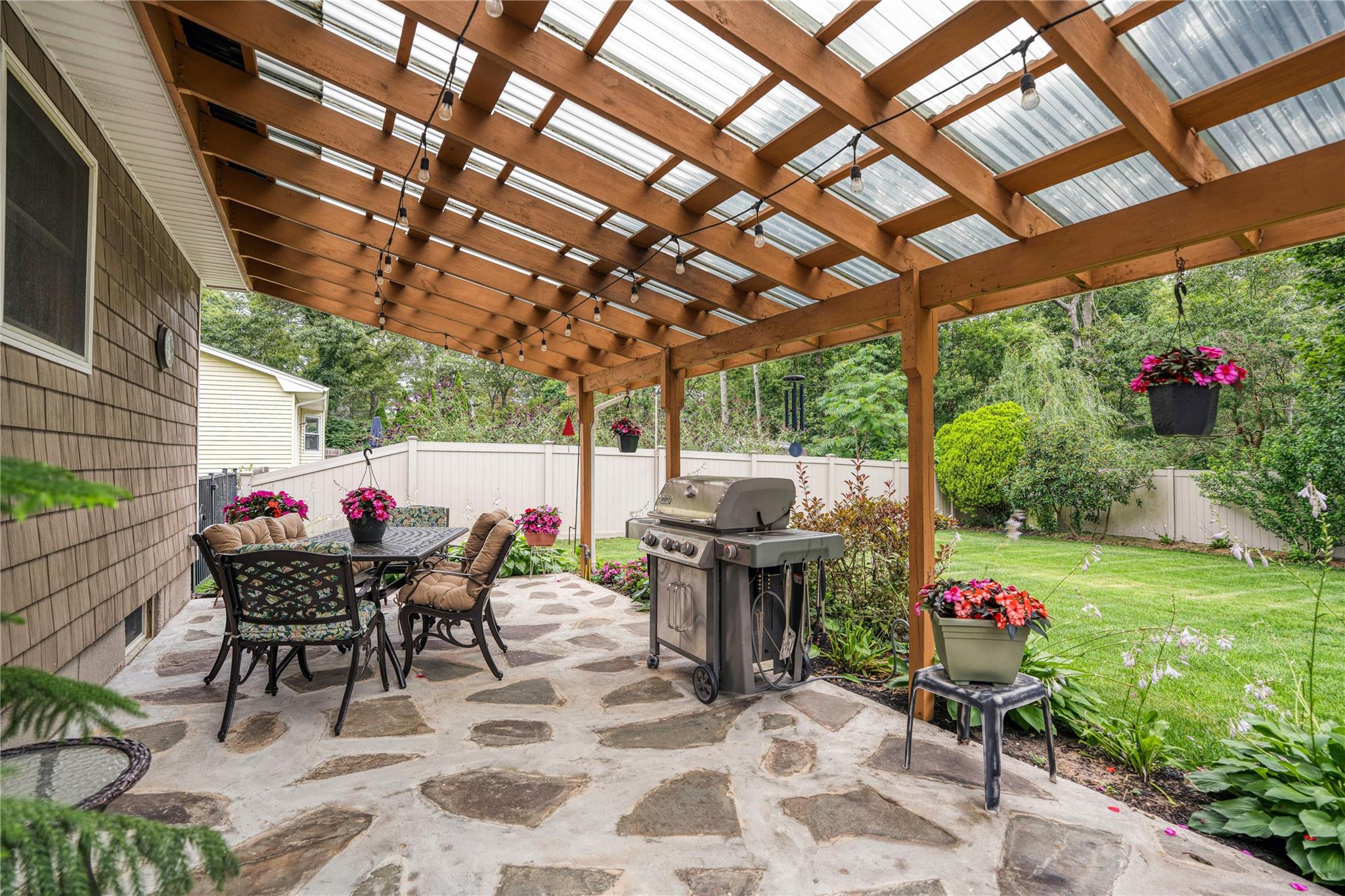 7 Russell Road, Hampton Bays, NY 11946