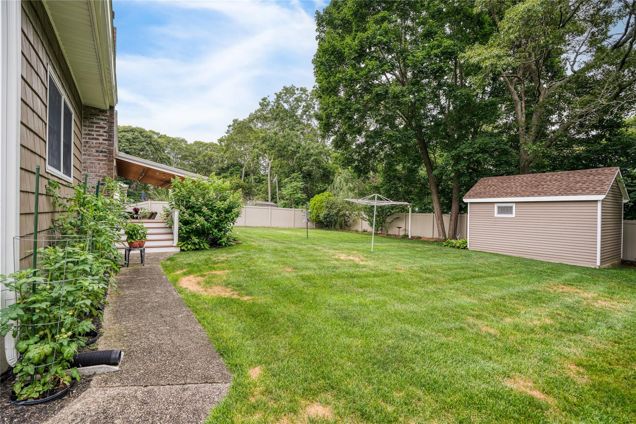 7 Russell Road, Hampton Bays, NY 11946