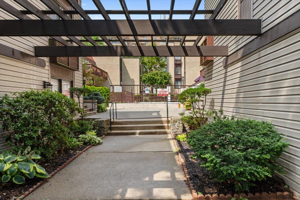 357 N Broadway # 1N, Yonkers, NY 10701