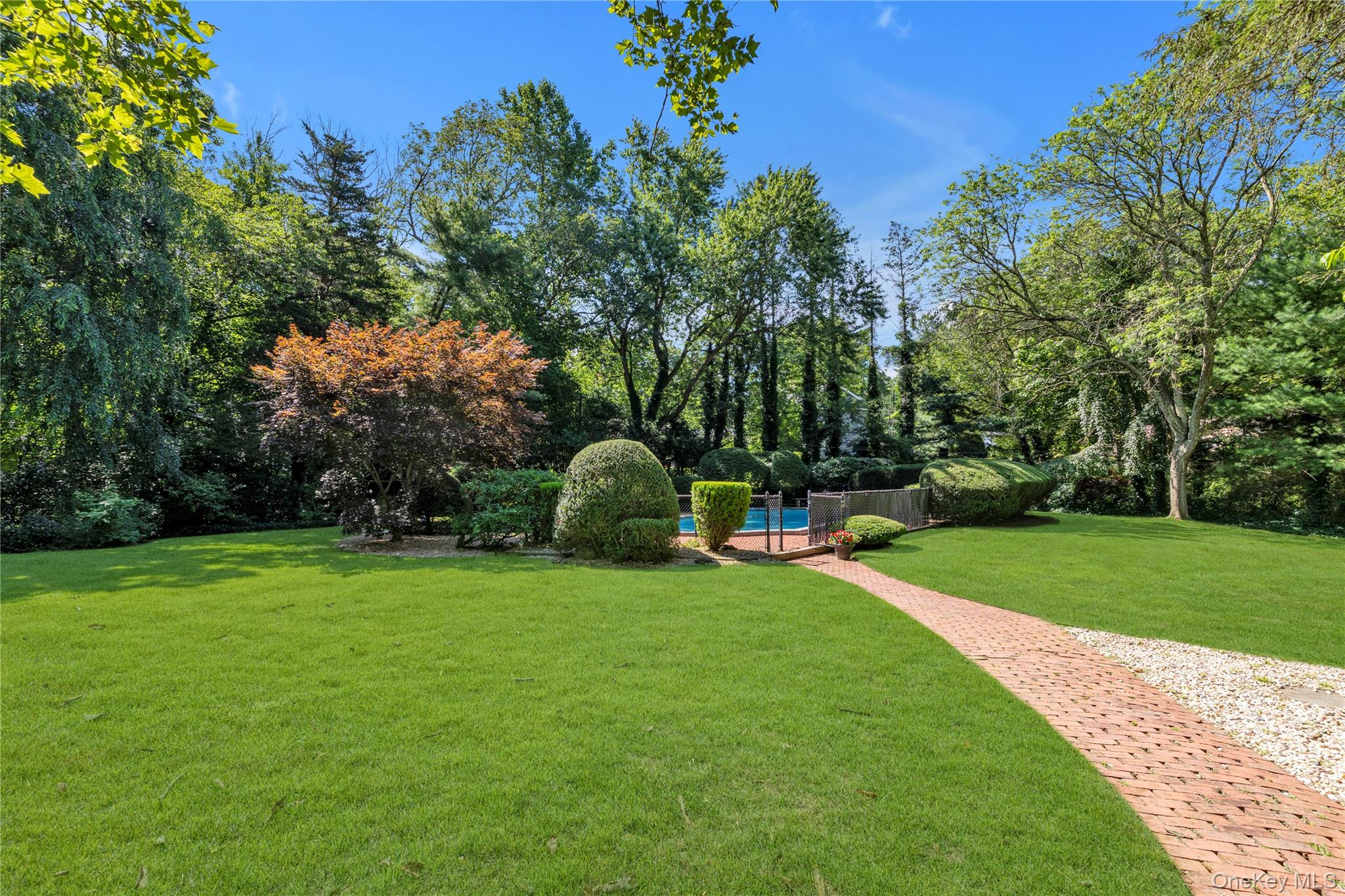 8 Lisa Drive, Dix Hills, NY 11746