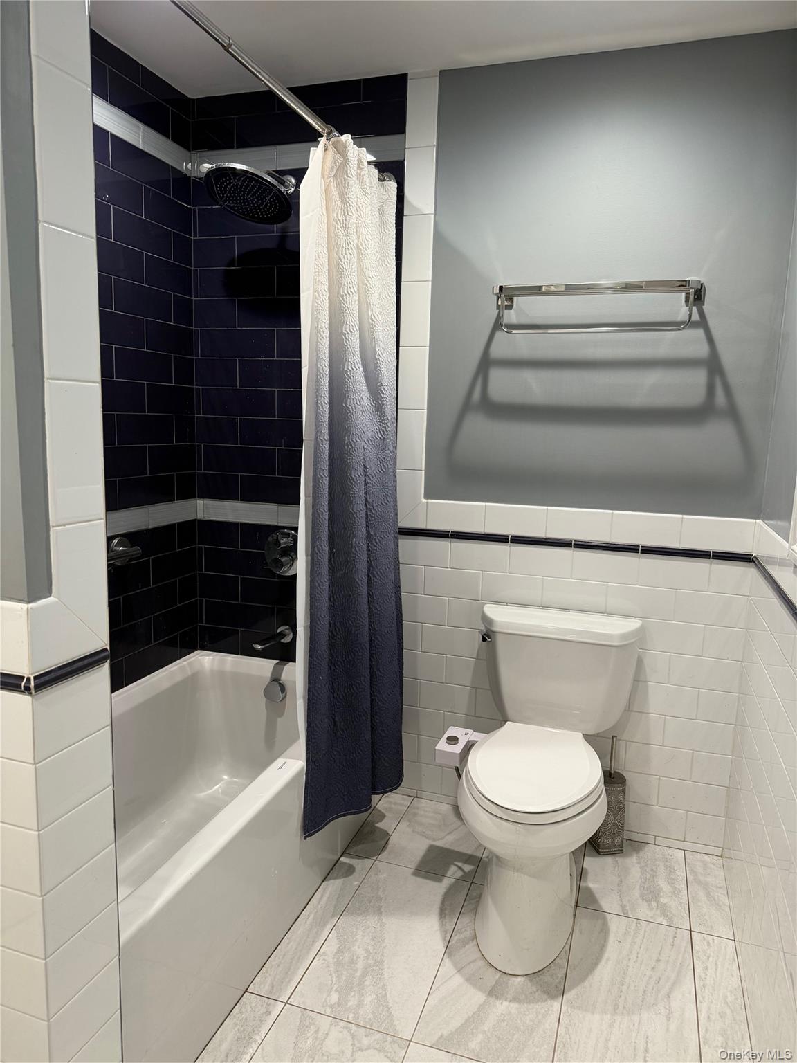 8 Lisa Drive, Dix Hills, NY 11746