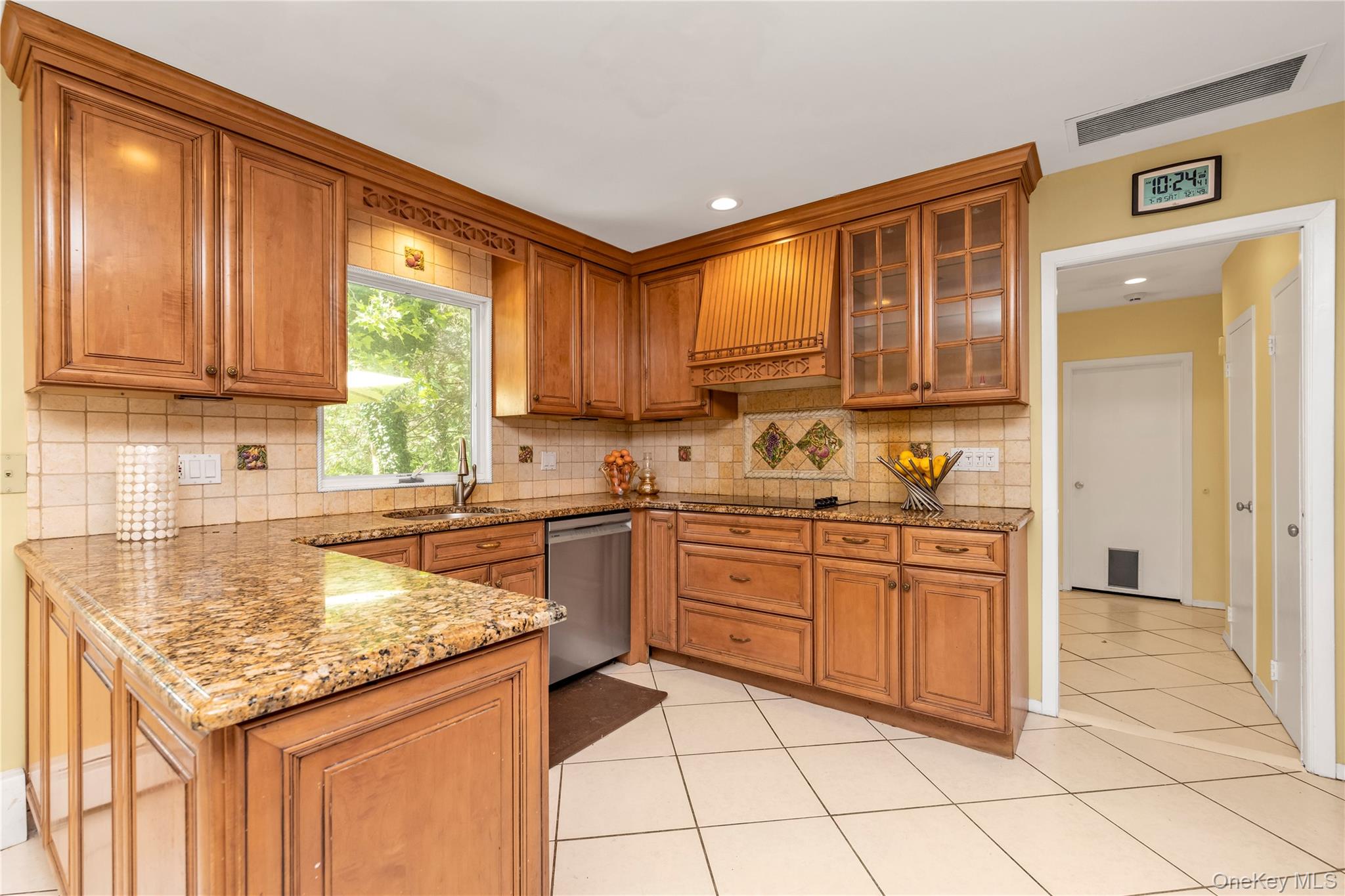 8 Lisa Drive, Dix Hills, NY 11746