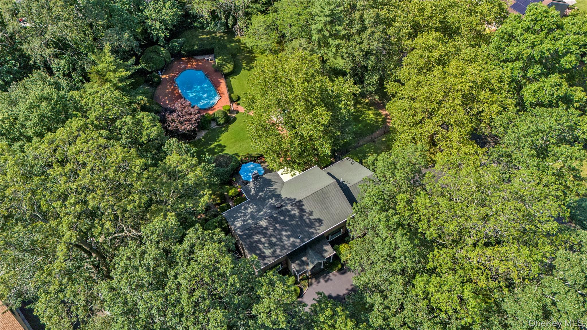 8 Lisa Drive, Dix Hills, NY 11746