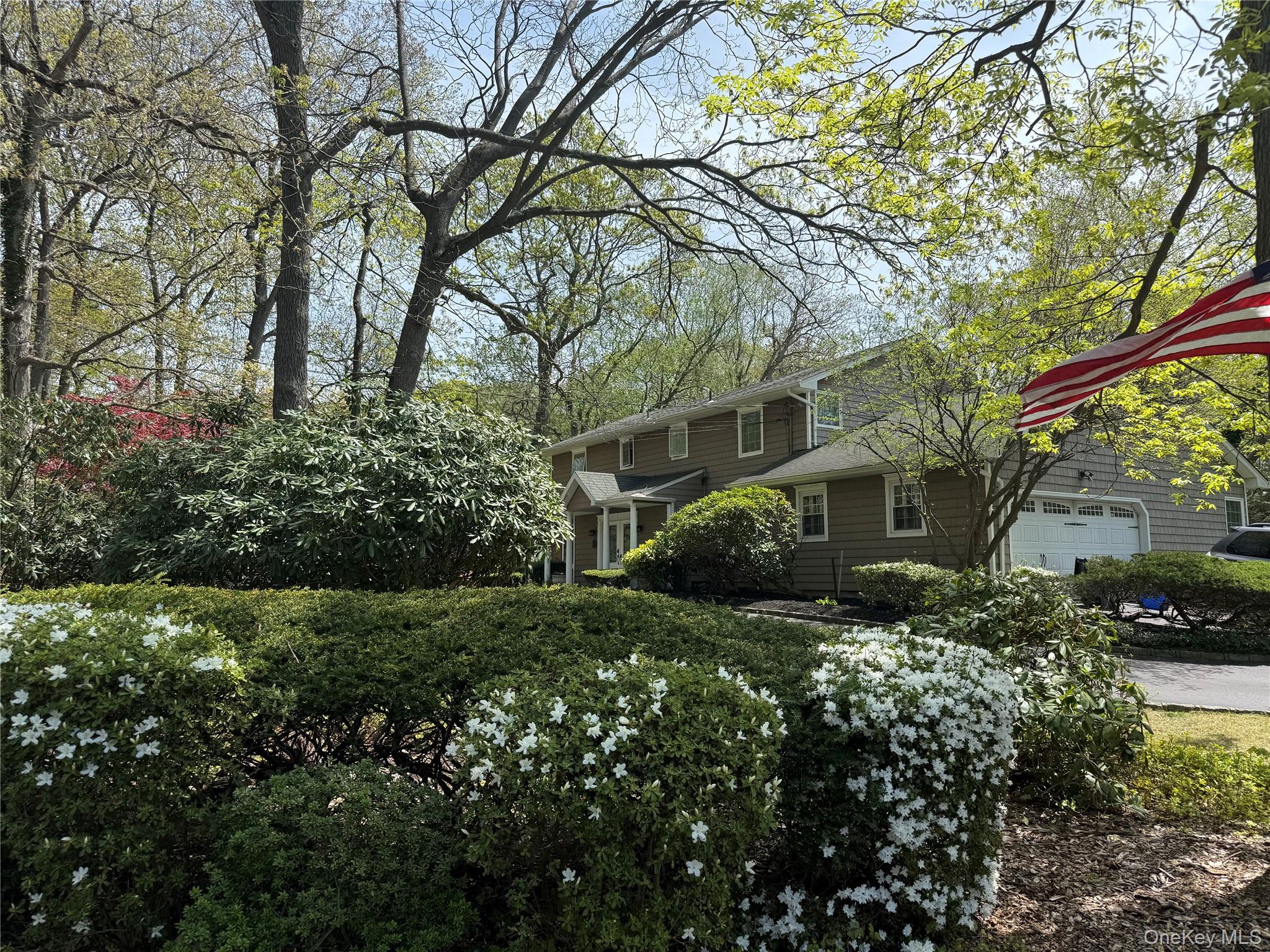 8 Lisa Drive, Dix Hills, NY 11746