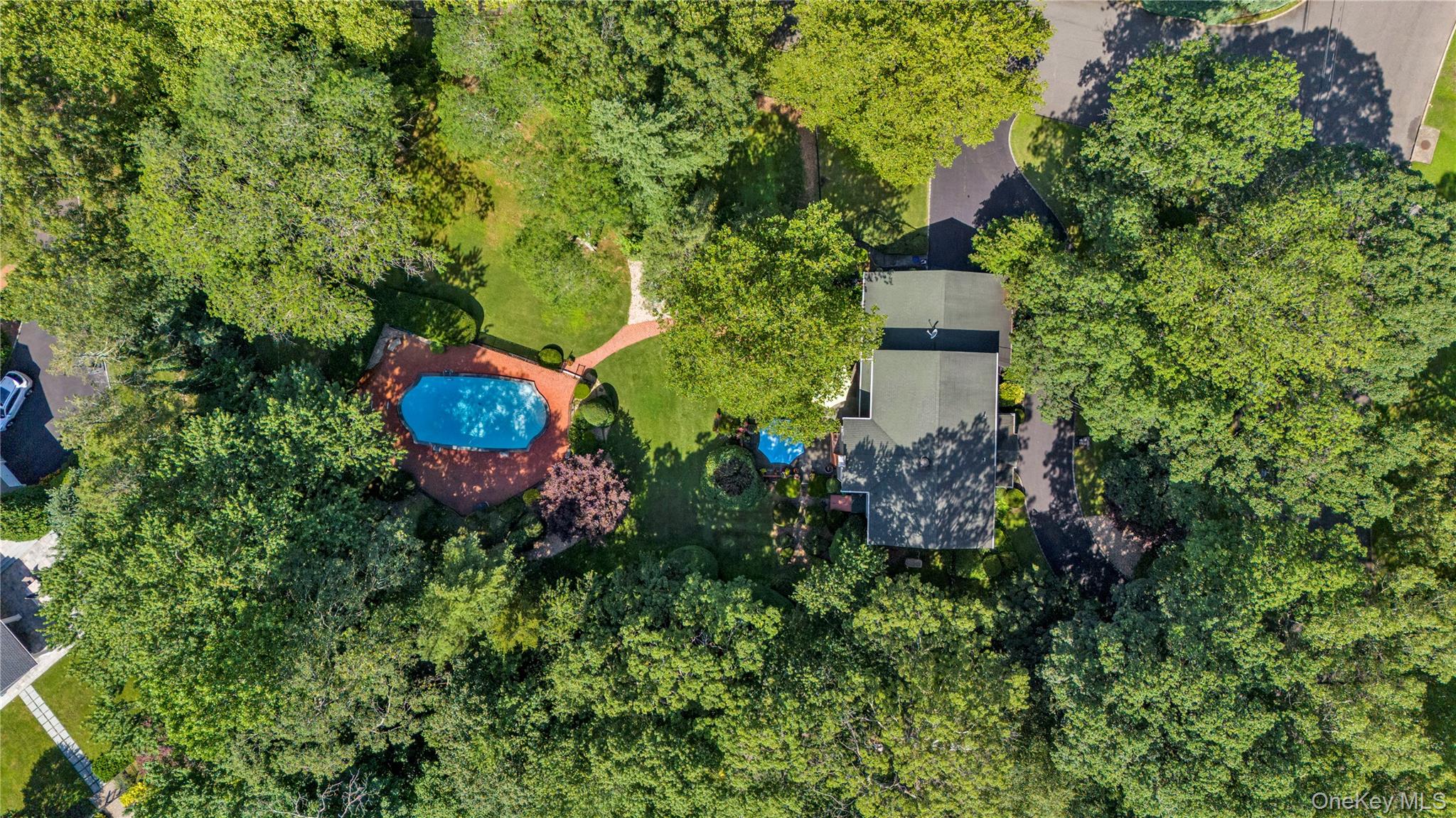 8 Lisa Drive, Dix Hills, NY 11746