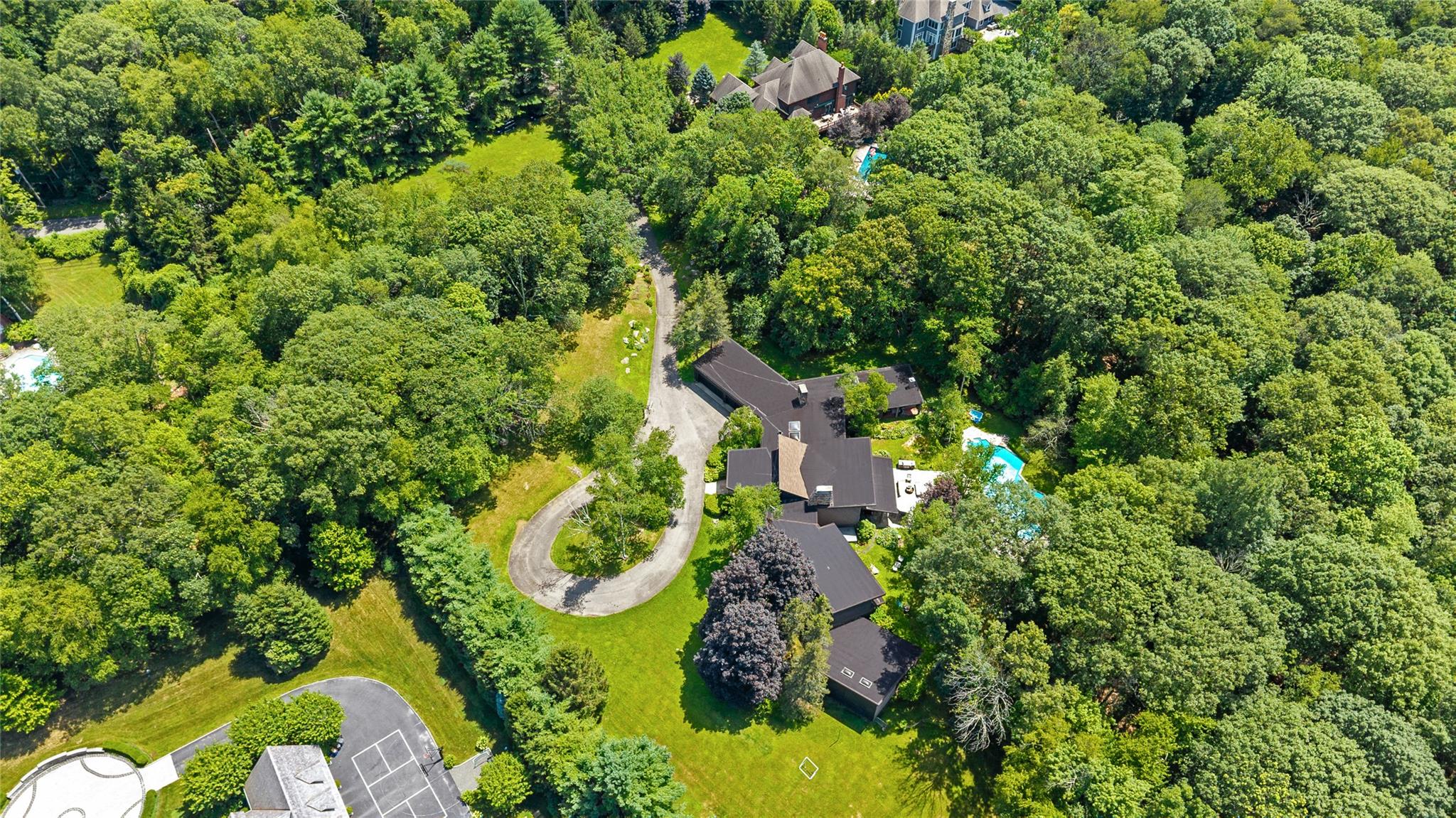 37 Sarles Street, Armonk, NY 10504