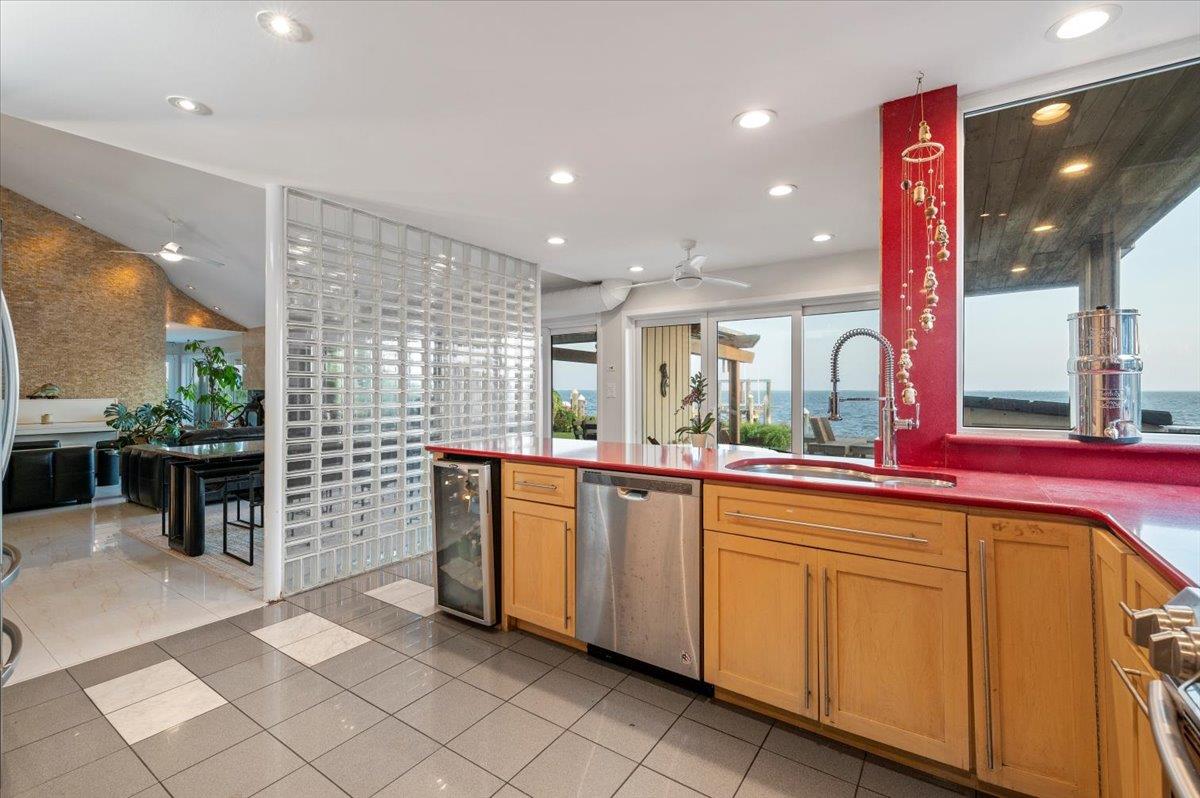 45 Shore Drive S, Copiague, NY 11726