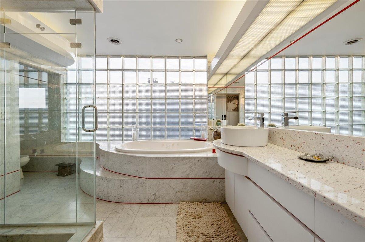 45 Shore Drive S, Copiague, NY 11726