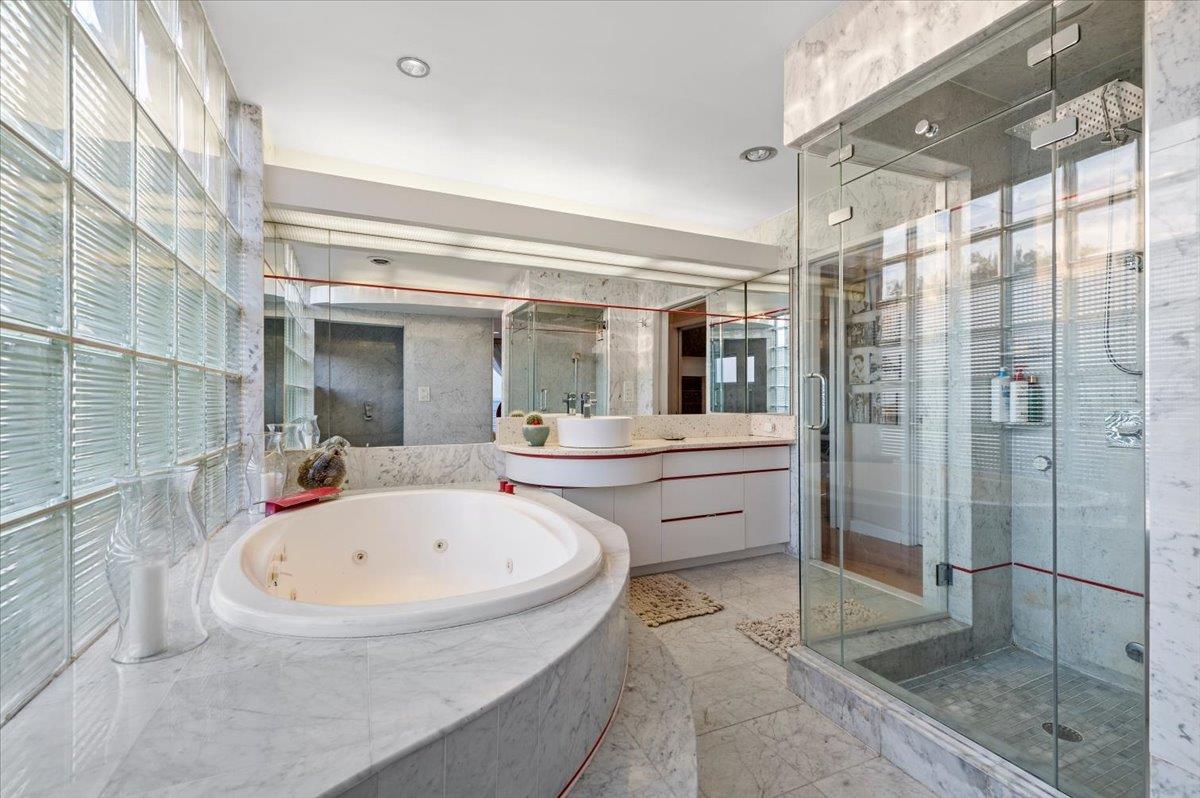 45 Shore Drive S, Copiague, NY 11726