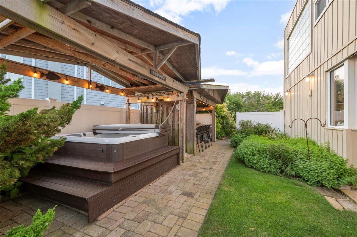 45 Shore Drive S, Copiague, NY 11726