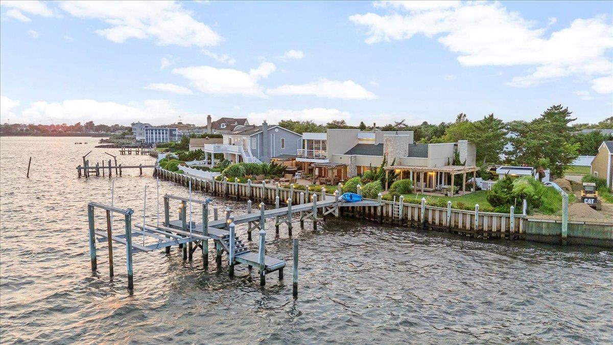 45 Shore Drive S, Copiague, NY 11726