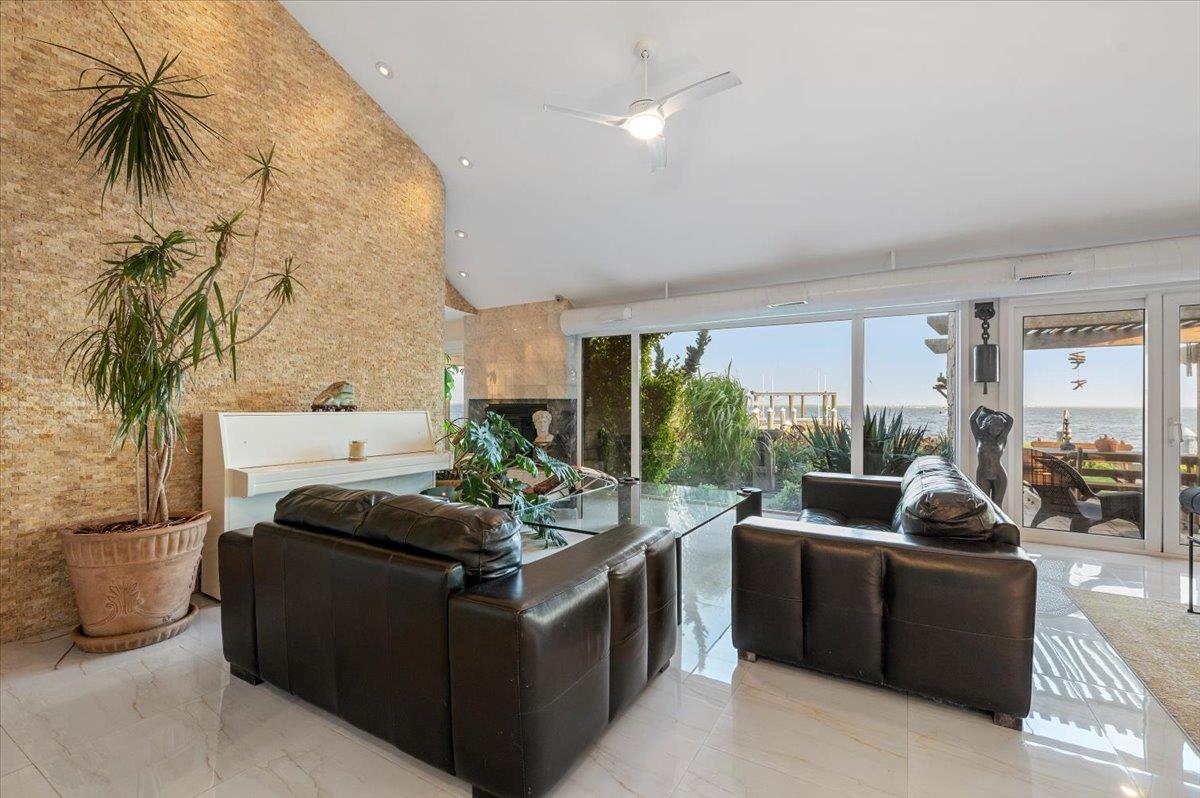 45 Shore Drive S, Copiague, NY 11726