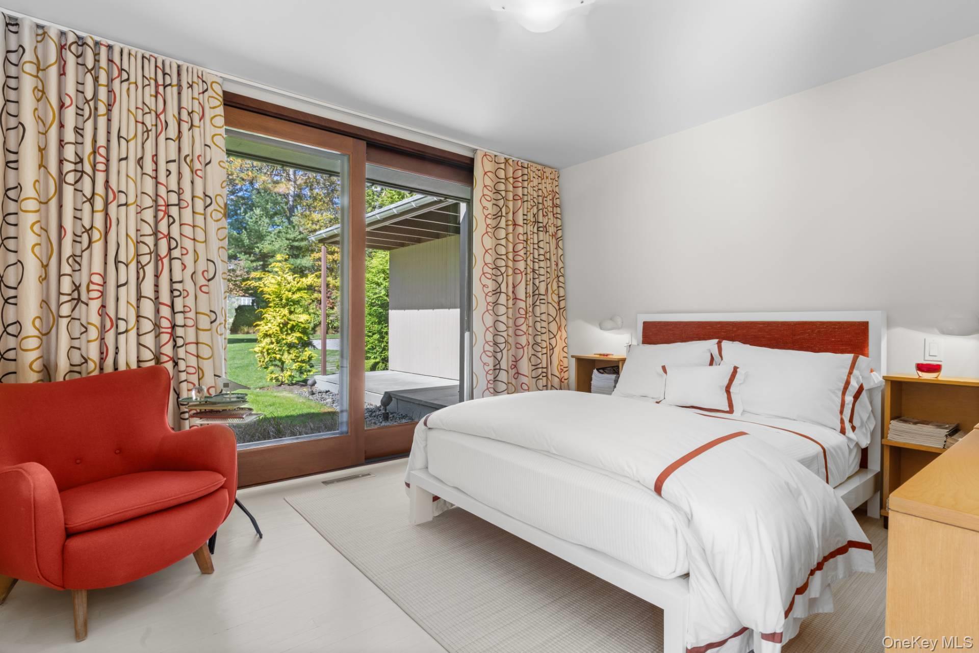 118 Georgica Close Road, East Hampton, NY 11937