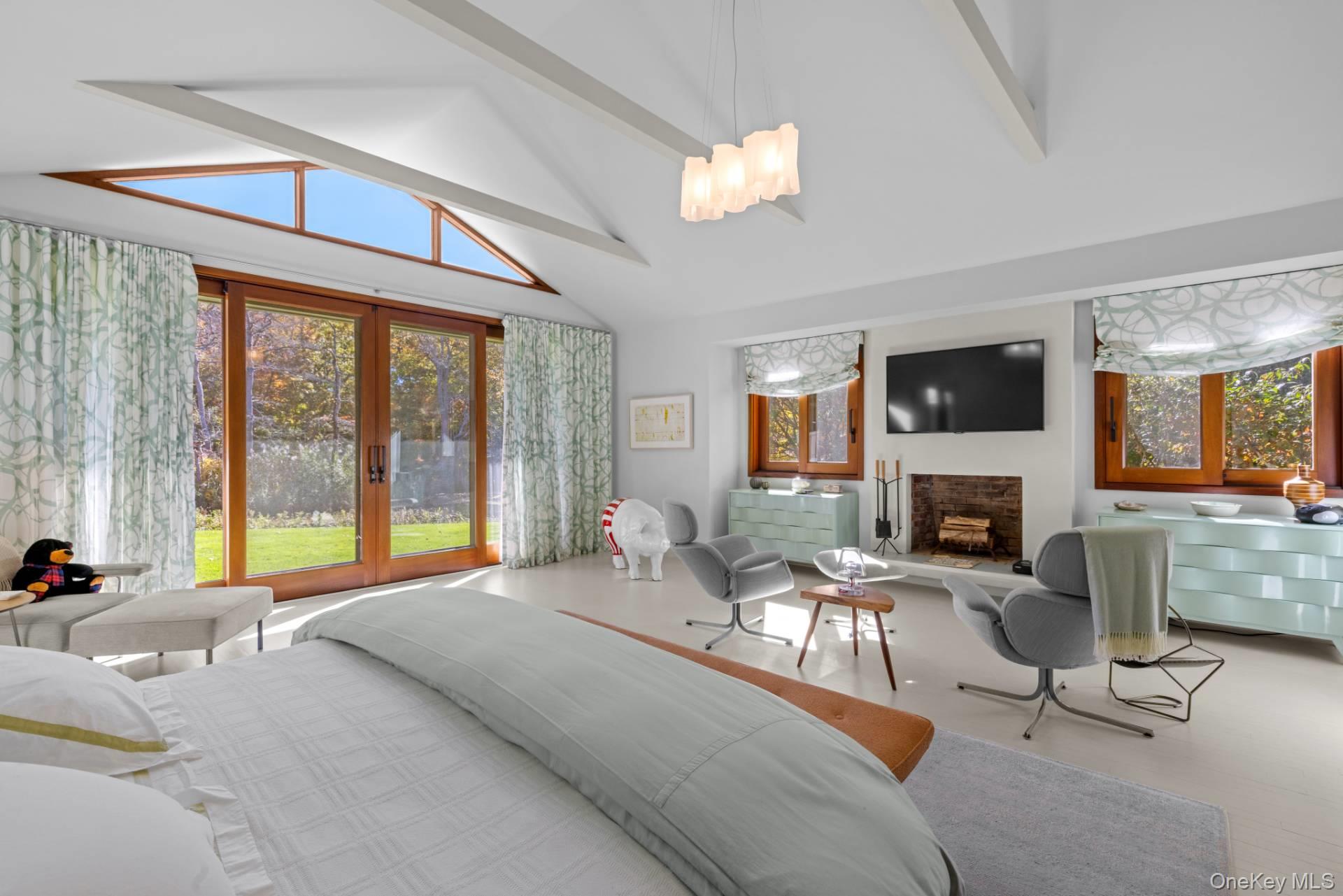 118 Georgica Close Road, East Hampton, NY 11937