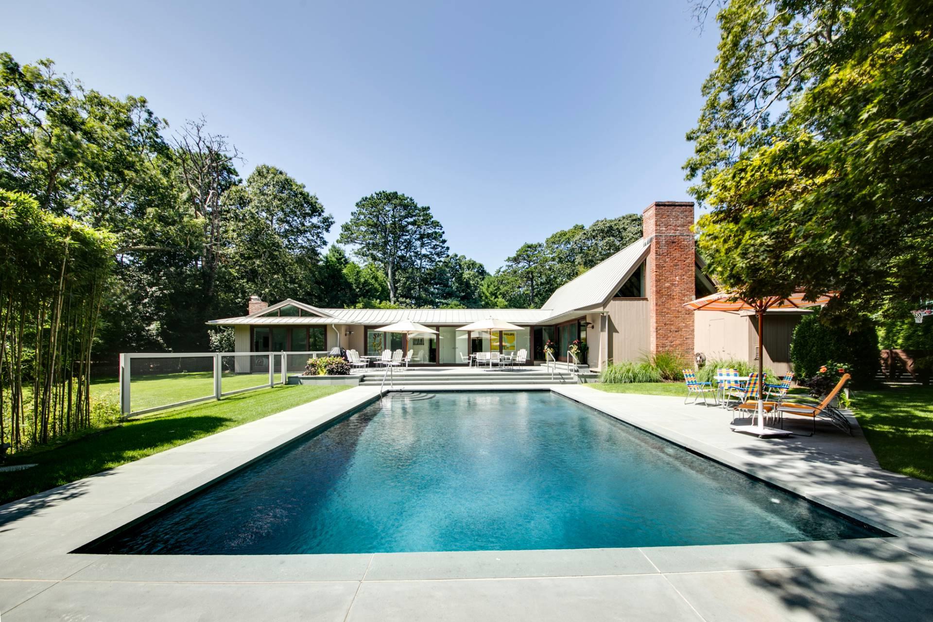 118 Georgica Close Road, East Hampton, NY 11937