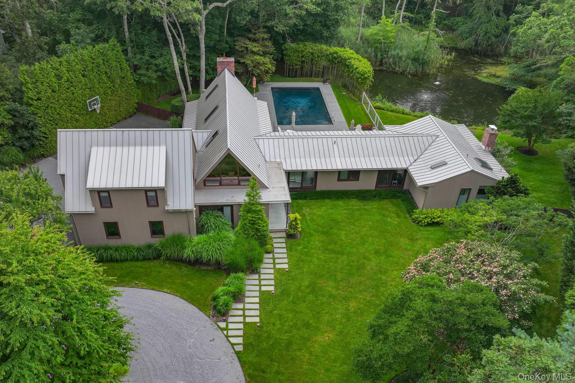 118 Georgica Close Road, East Hampton, NY 11937