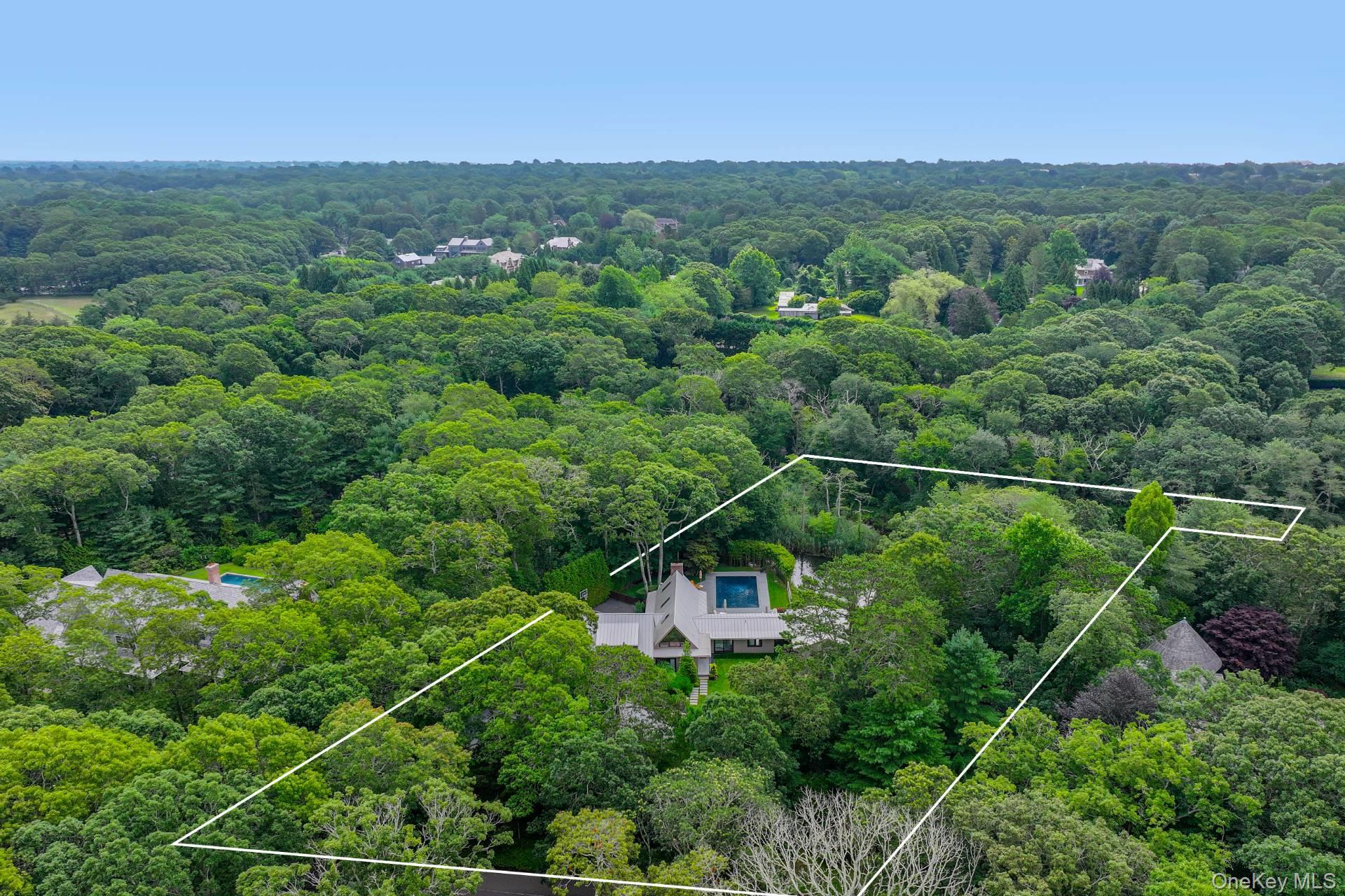 118 Georgica Close Road, East Hampton, NY 11937