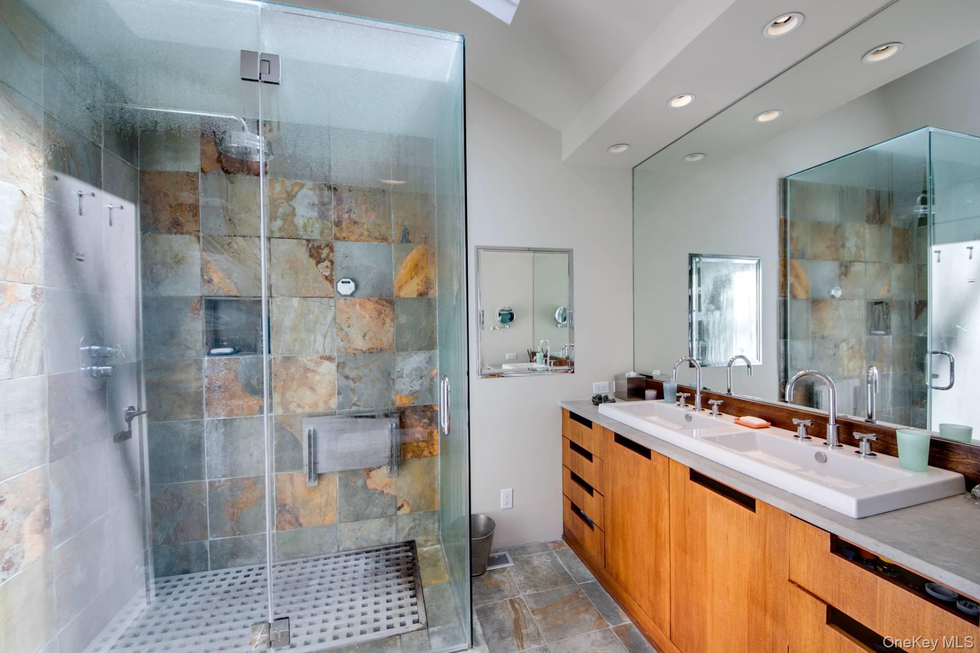 118 Georgica Close Road, East Hampton, NY 11937