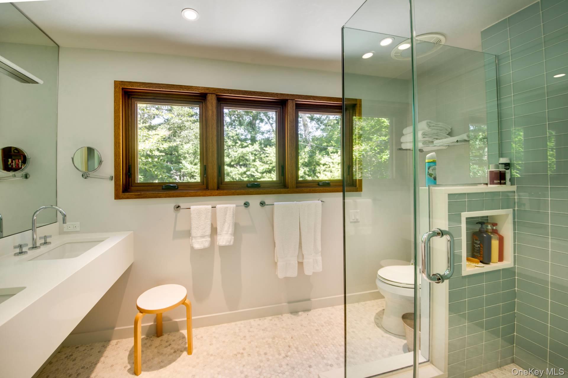 118 Georgica Close Road, East Hampton, NY 11937