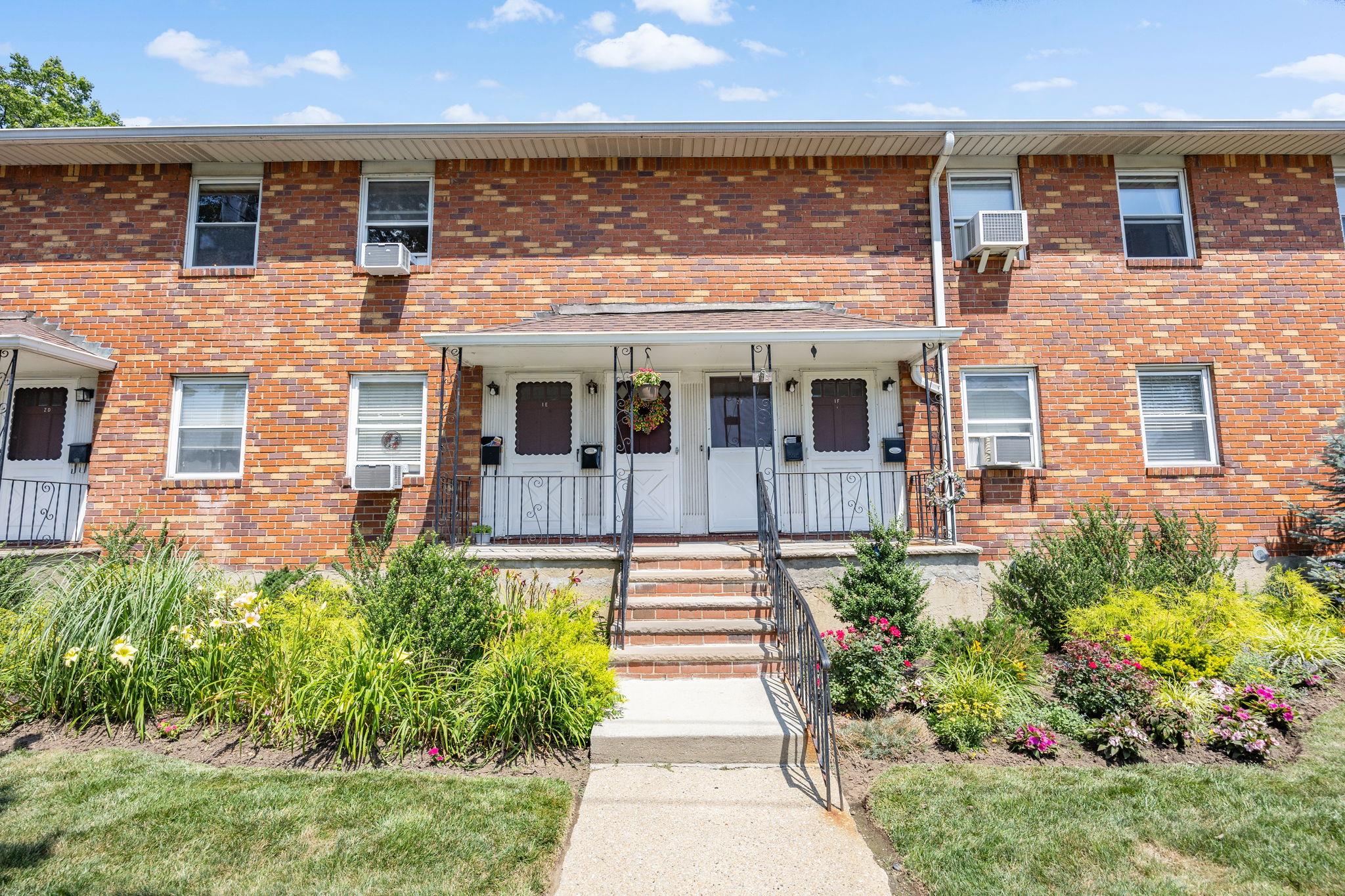 1 Childs Avenue # 2E, Floral Park, NY 11001