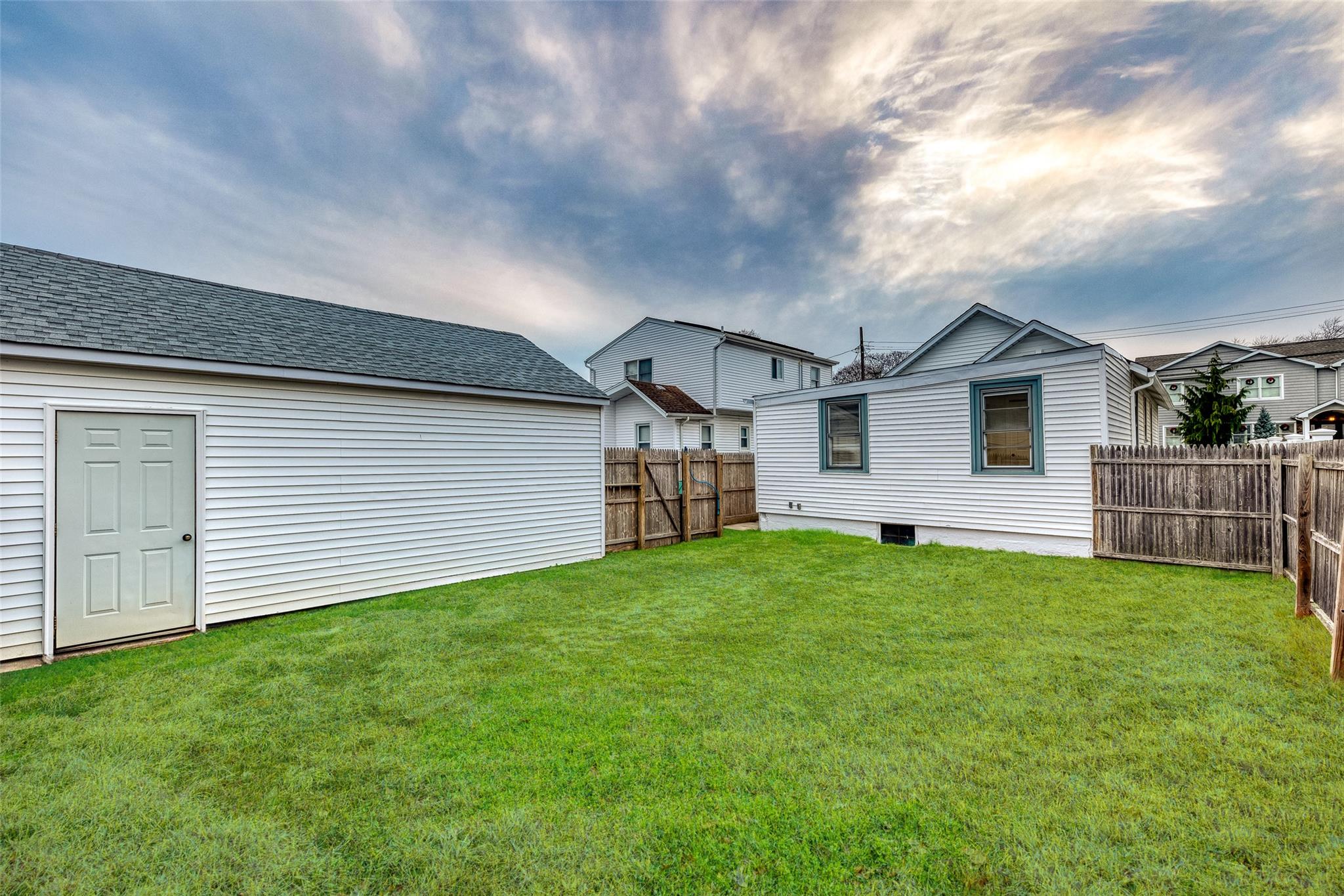 15 Jefferson Avenue, Bellmore, NY 11710