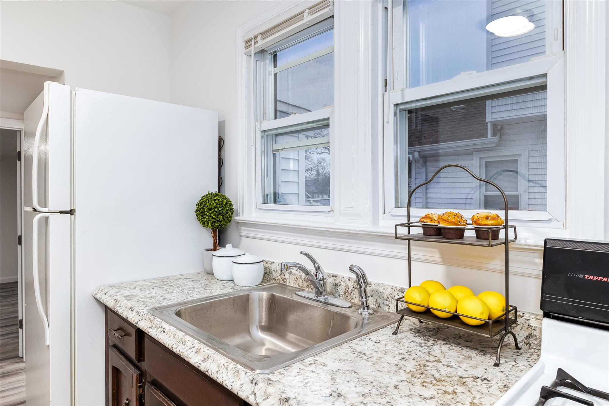 15 Jefferson Avenue, Bellmore, NY 11710