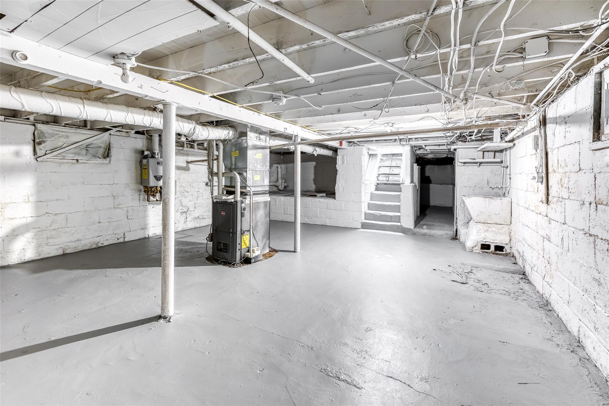 15 Jefferson Avenue, Bellmore, NY 11710