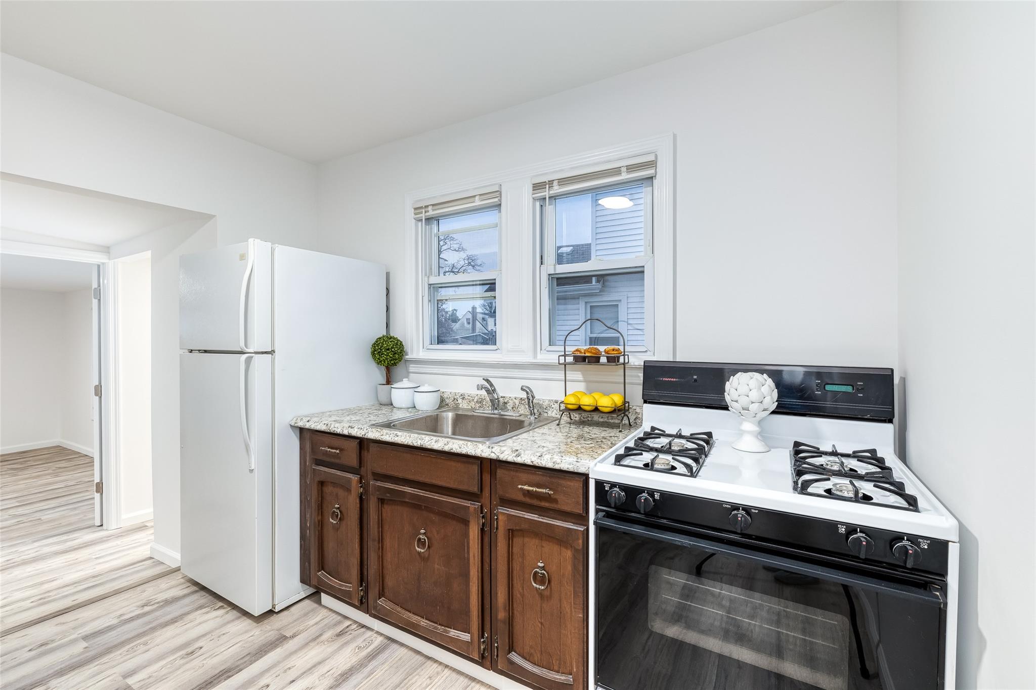 15 Jefferson Avenue, Bellmore, NY 11710