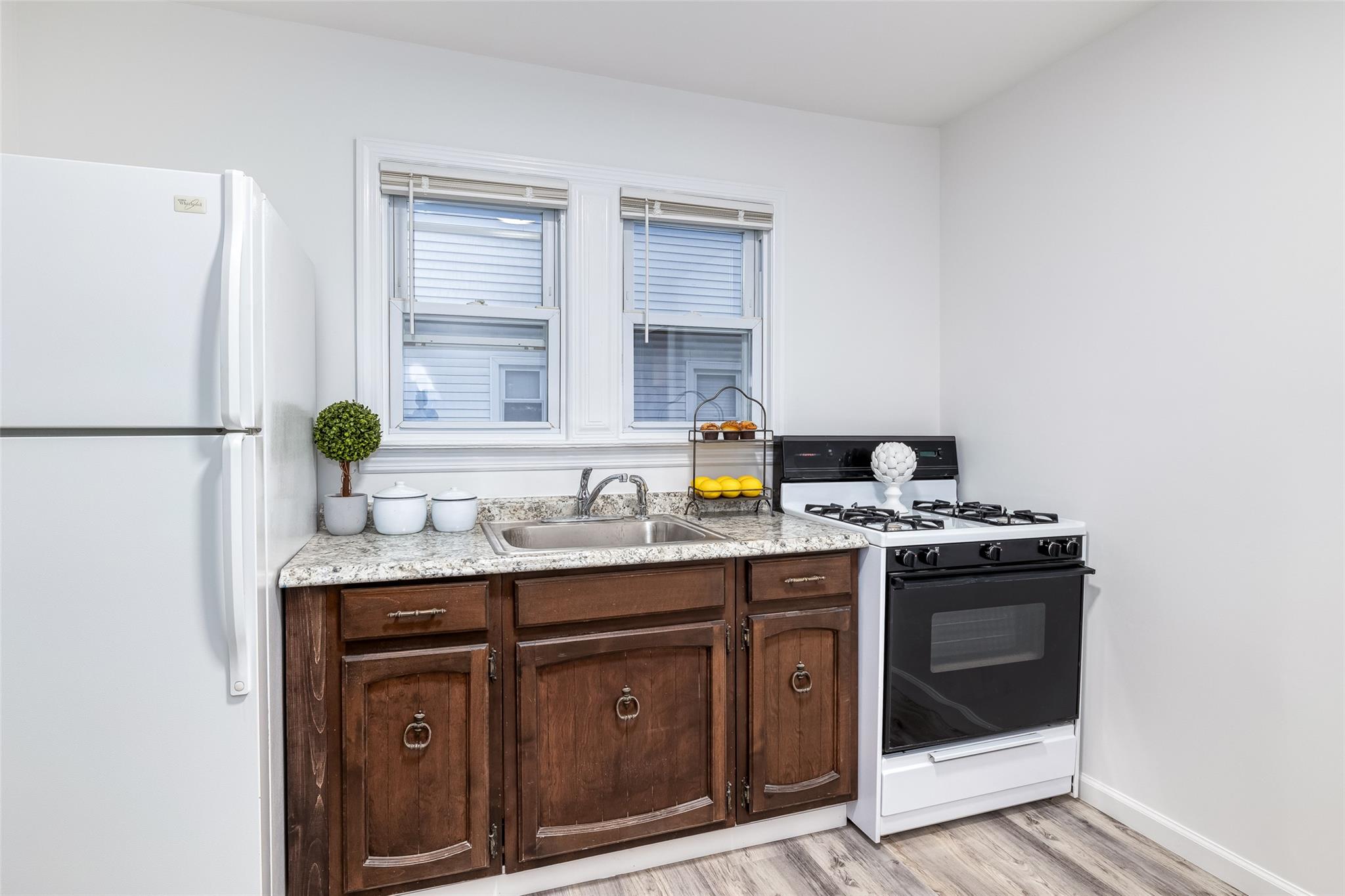 15 Jefferson Avenue, Bellmore, NY 11710