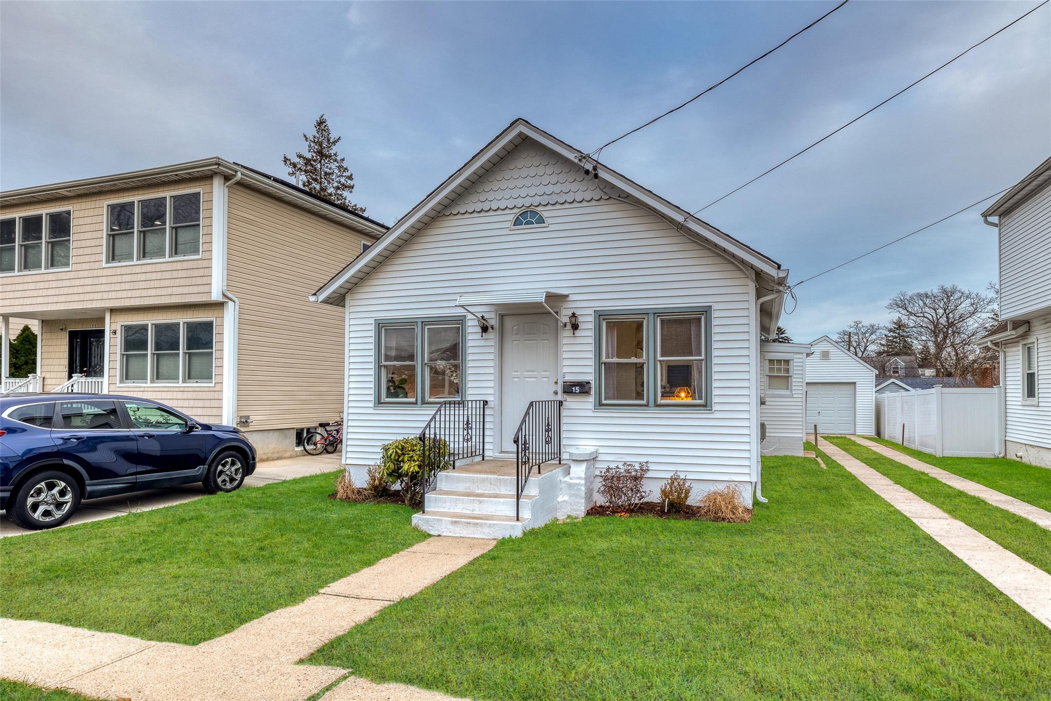 15 Jefferson Avenue, Bellmore, NY 11710