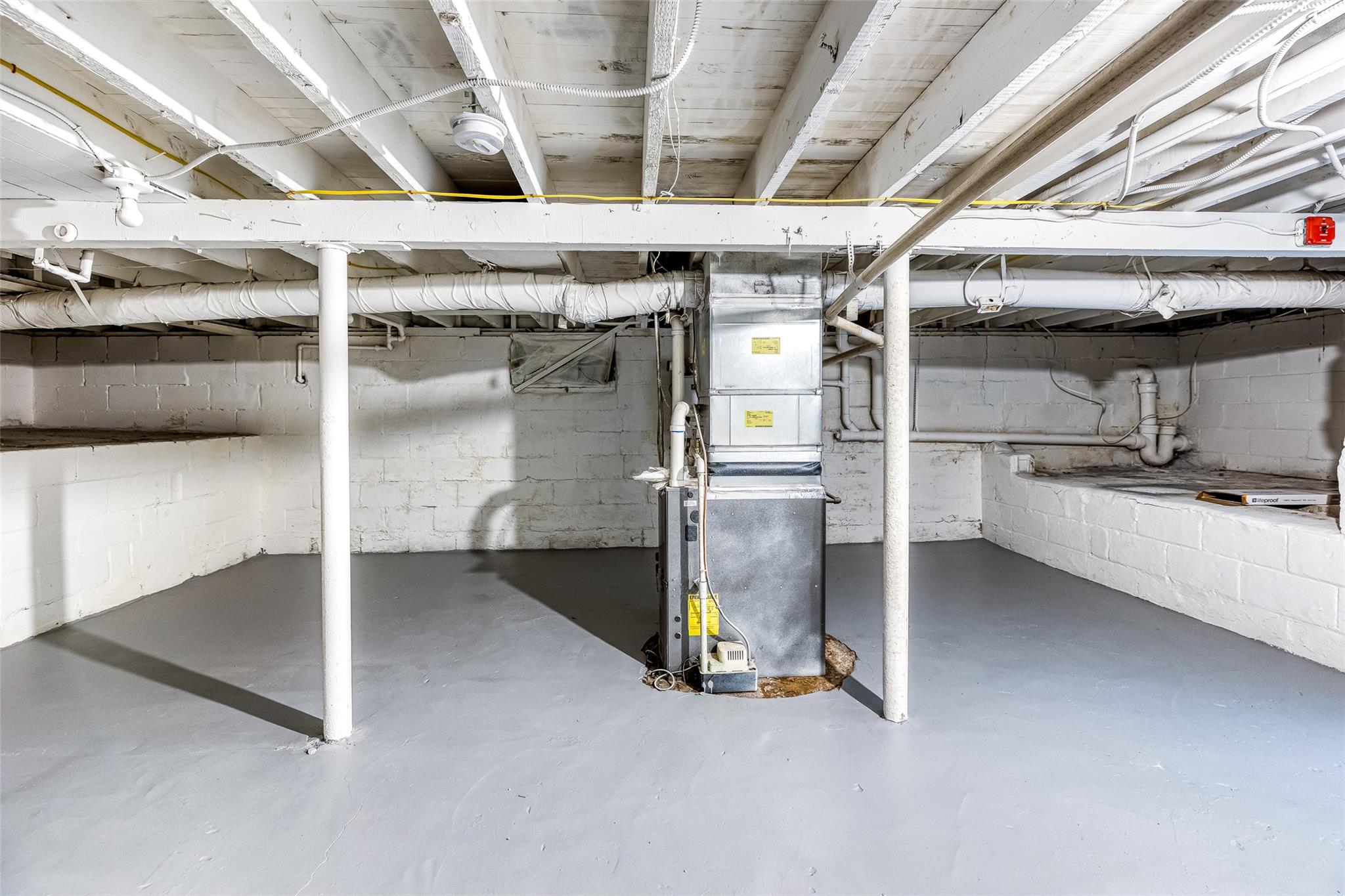 15 Jefferson Avenue, Bellmore, NY 11710