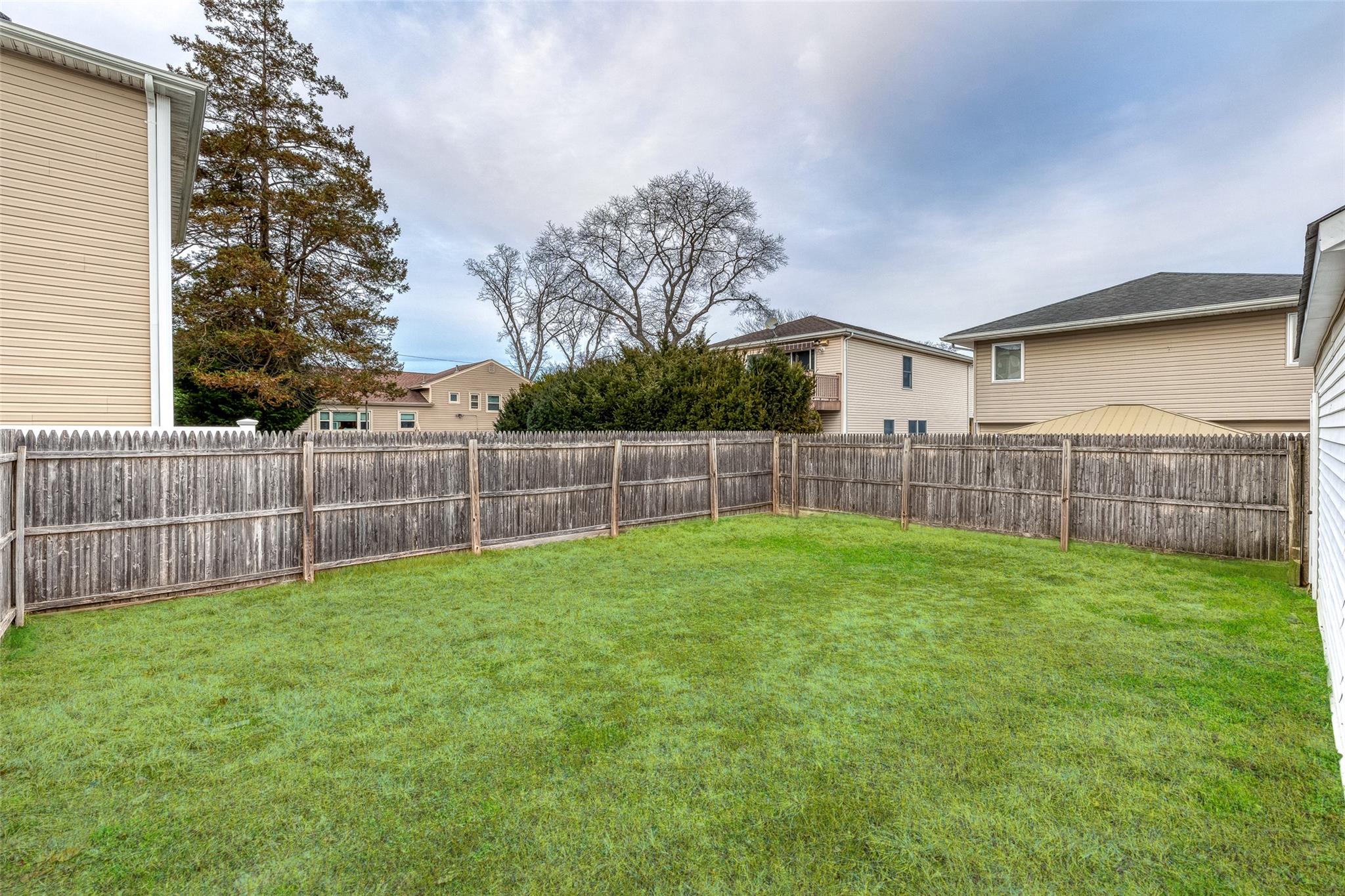 15 Jefferson Avenue, Bellmore, NY 11710