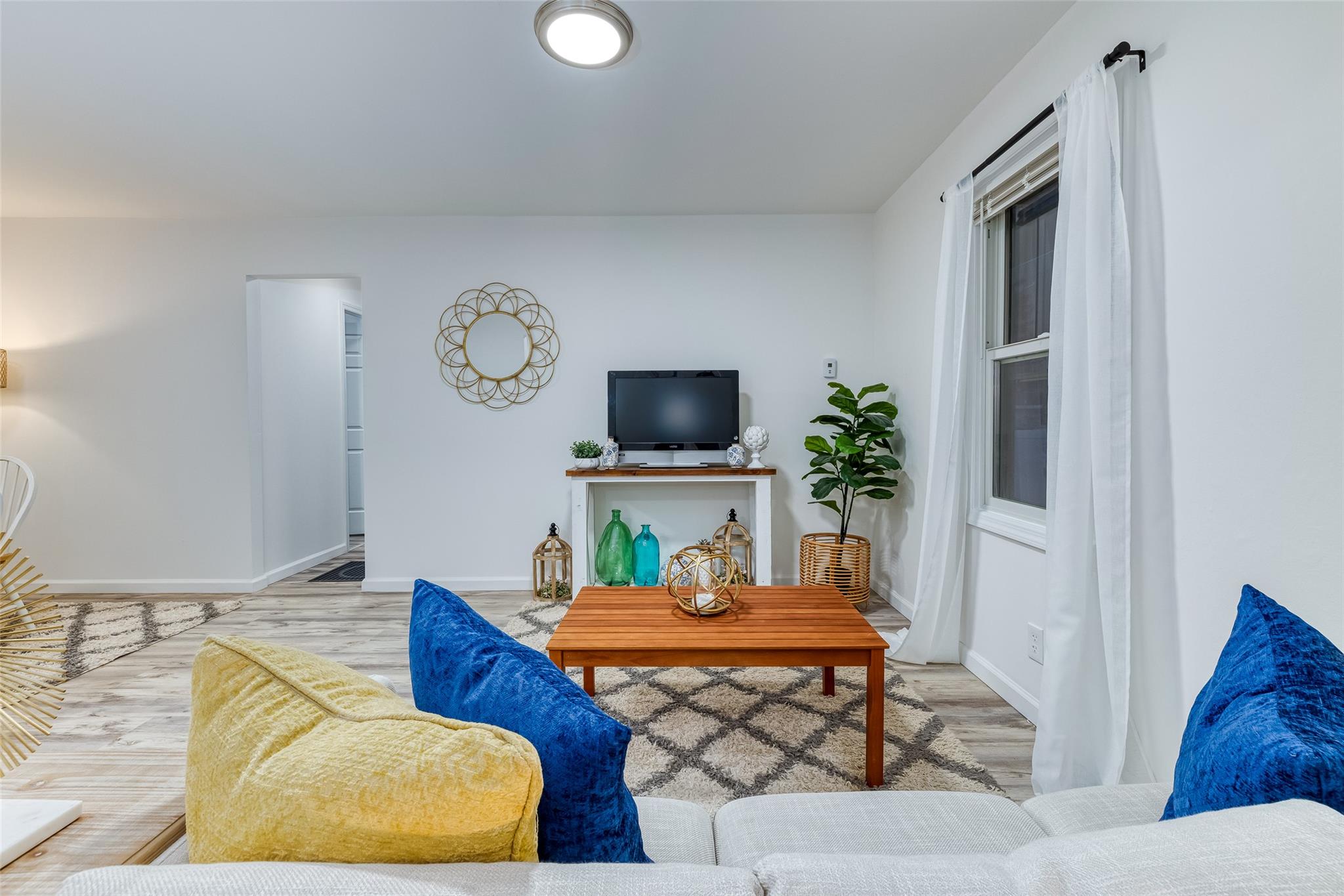 15 Jefferson Avenue, Bellmore, NY 11710