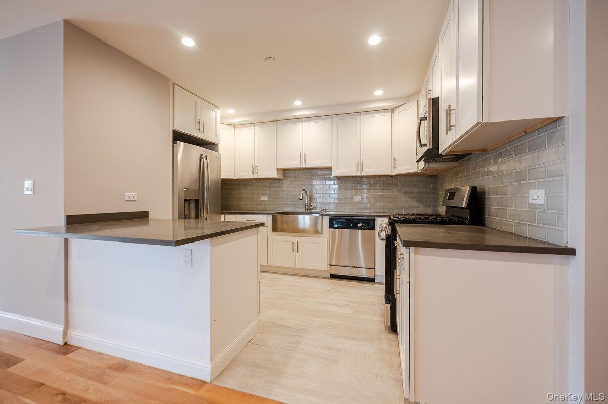 661 W Broadway # 302, Long Beach, NY 11561