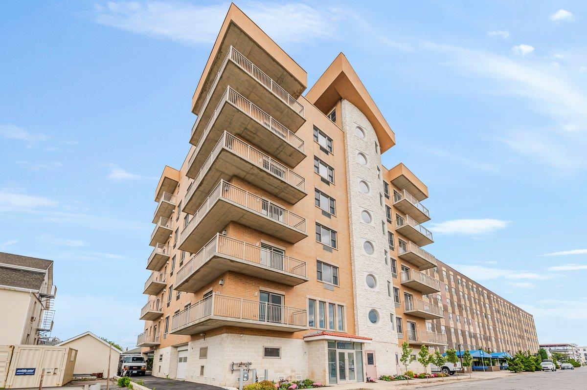 661 W Broadway # 302, Long Beach, NY 11561