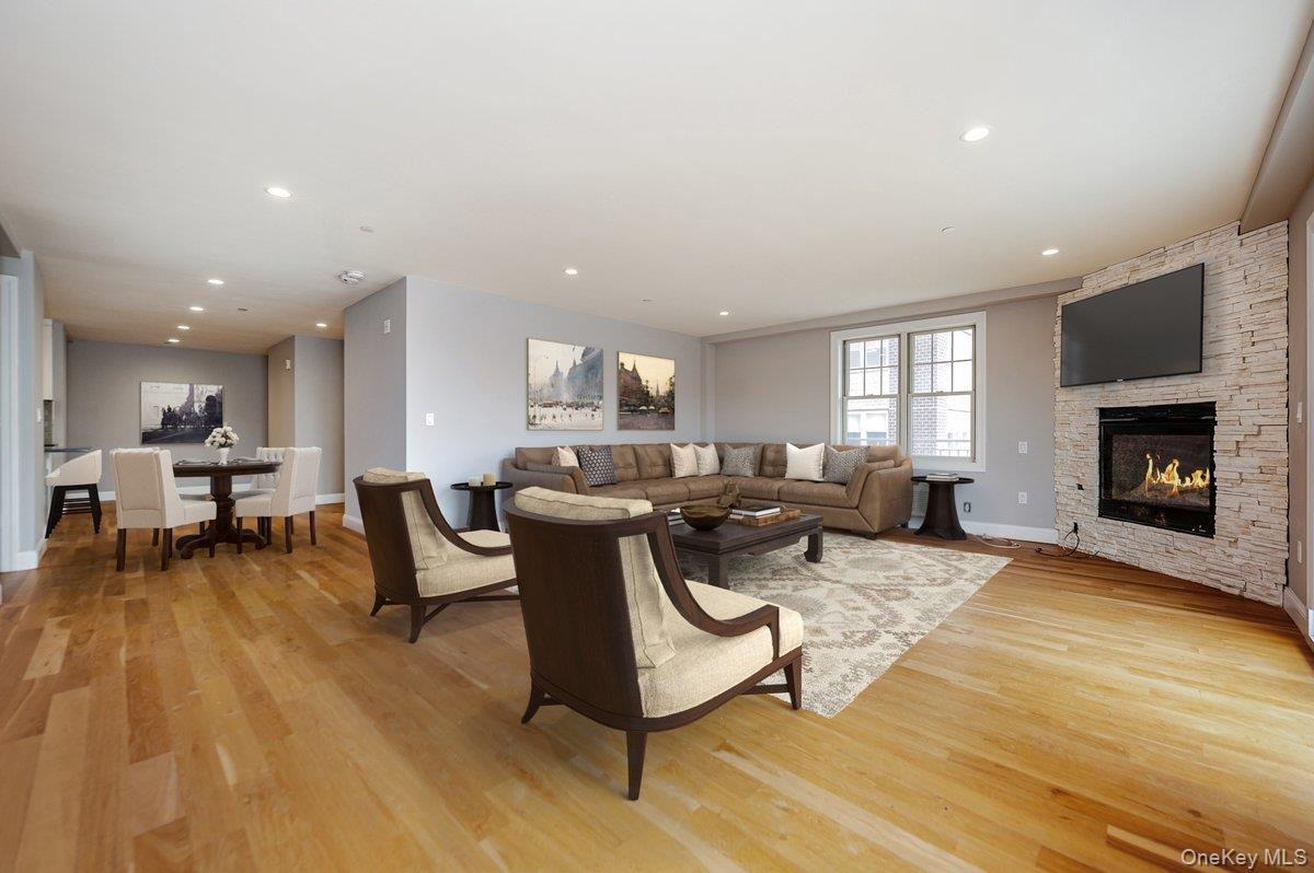 661 W Broadway # 302, Long Beach, NY 11561