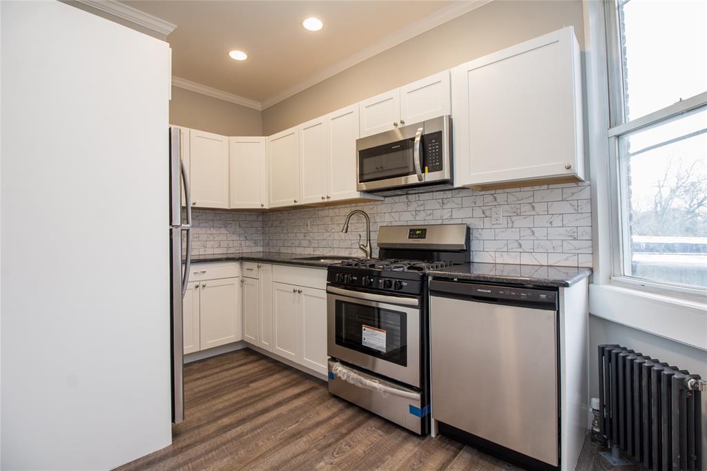 240 Deer Park Avenue, Babylon, NY 11702