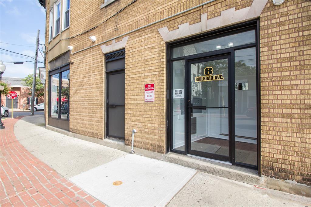 240 Deer Park Avenue, Babylon, NY 11702