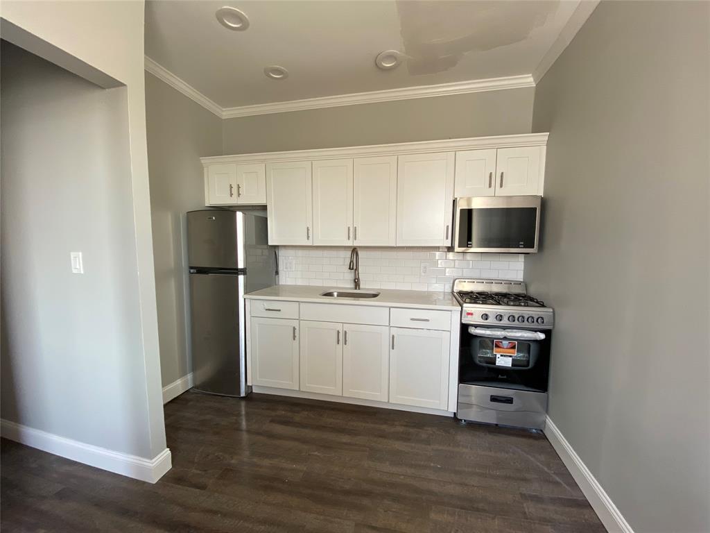 240 Deer Park Avenue, Babylon, NY 11702