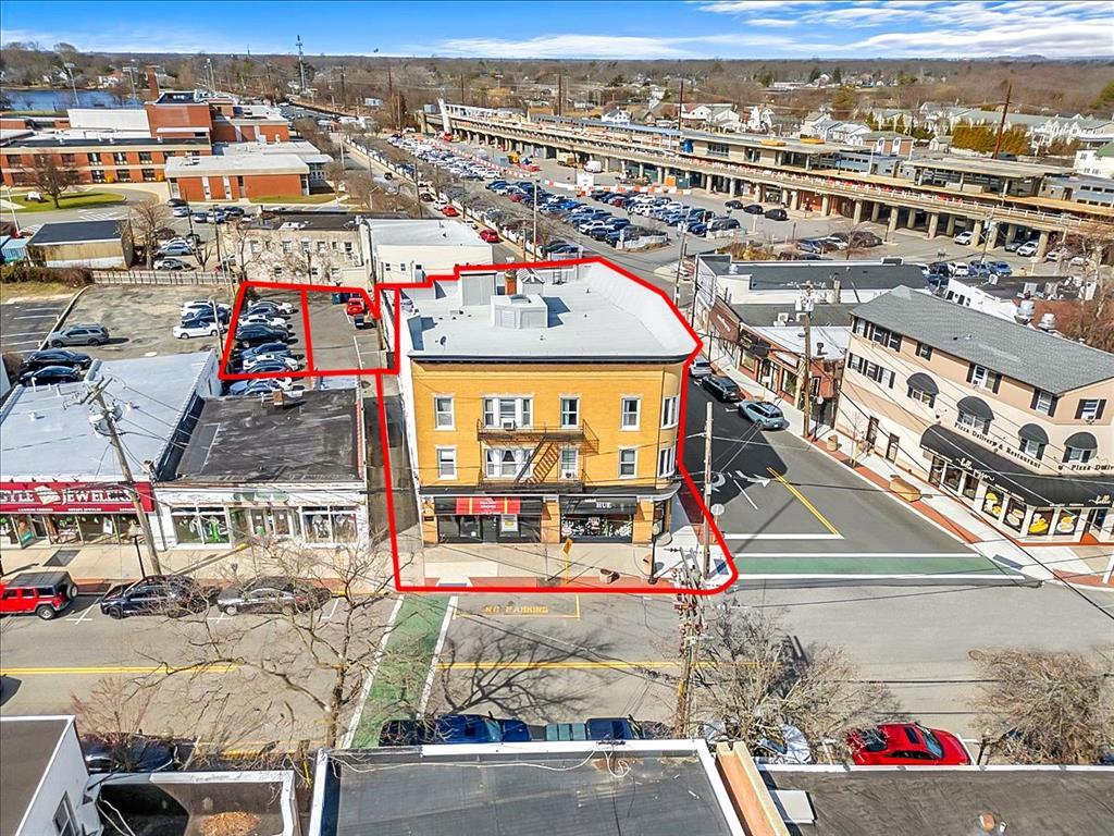 240 Deer Park Avenue, Babylon, NY 11702