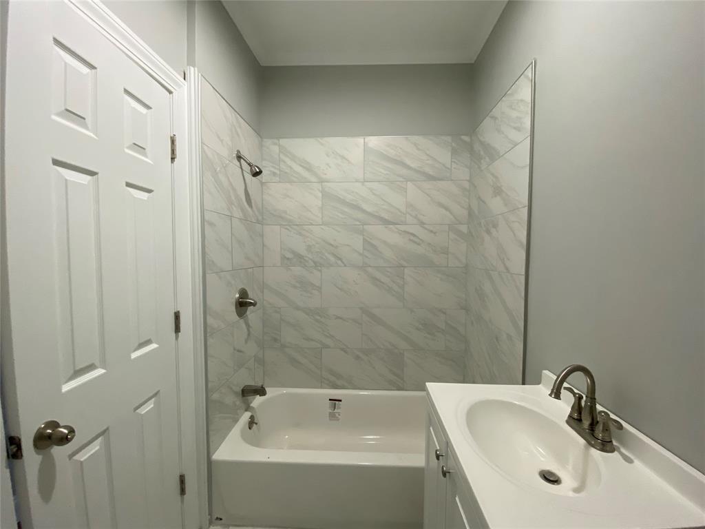 240 Deer Park Avenue, Babylon, NY 11702