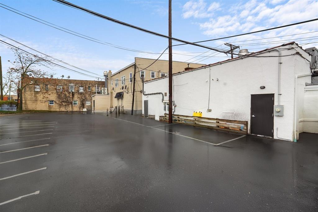 240 Deer Park Avenue, Babylon, NY 11702