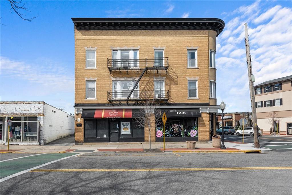 240 Deer Park Avenue, Babylon, NY 11702