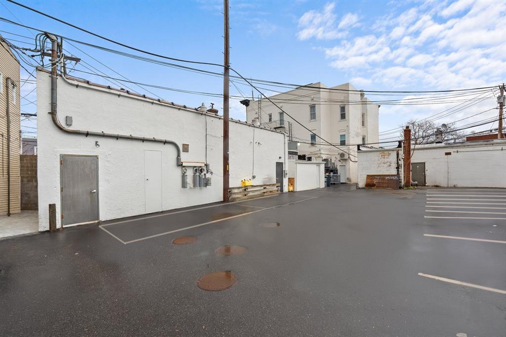 240 Deer Park Avenue, Babylon, NY 11702