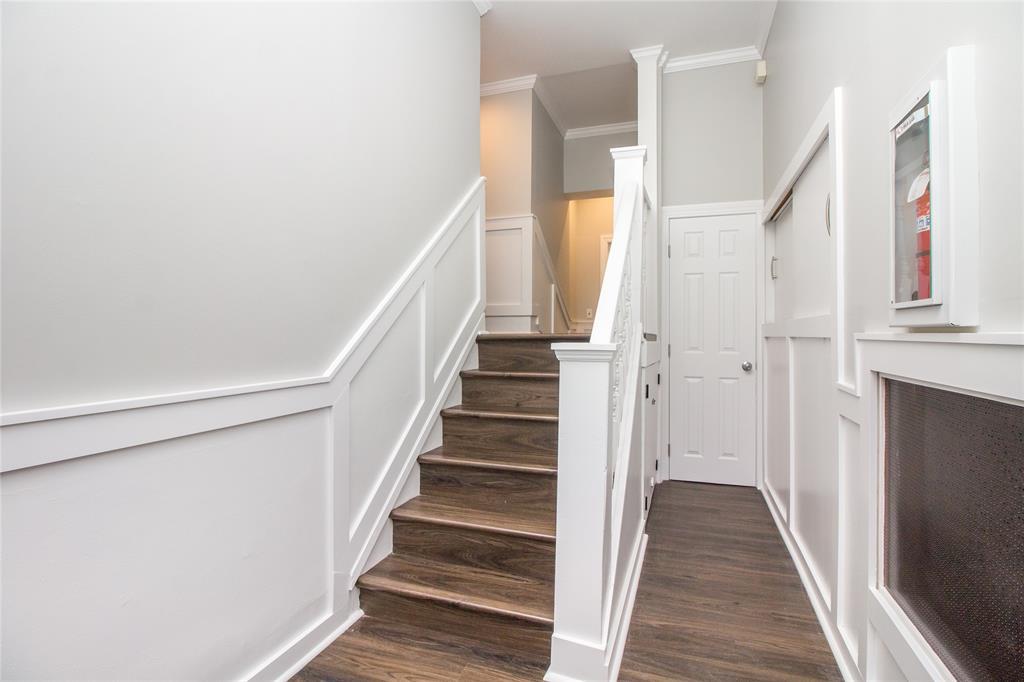 240 Deer Park Avenue, Babylon, NY 11702