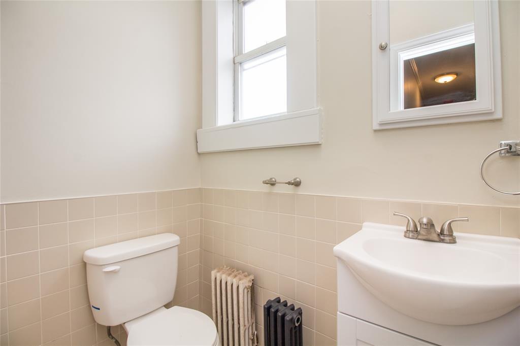 240 Deer Park Avenue, Babylon, NY 11702